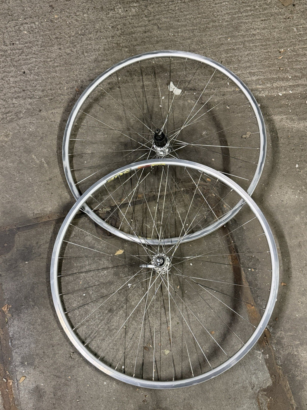 Campagnolo Road Wheelset Clinche Rims Vintage - product photo | Miclo Bikes