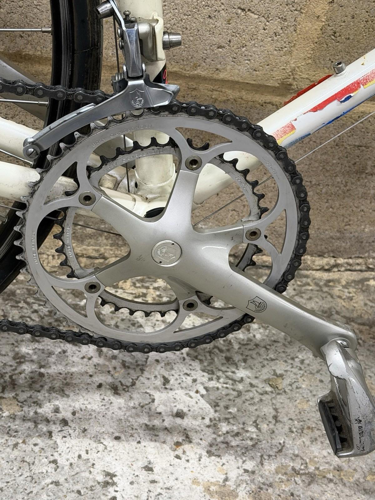 Pinarello Banestro Size Large Campagnolo Groupset Clincher Wheels Road Bike