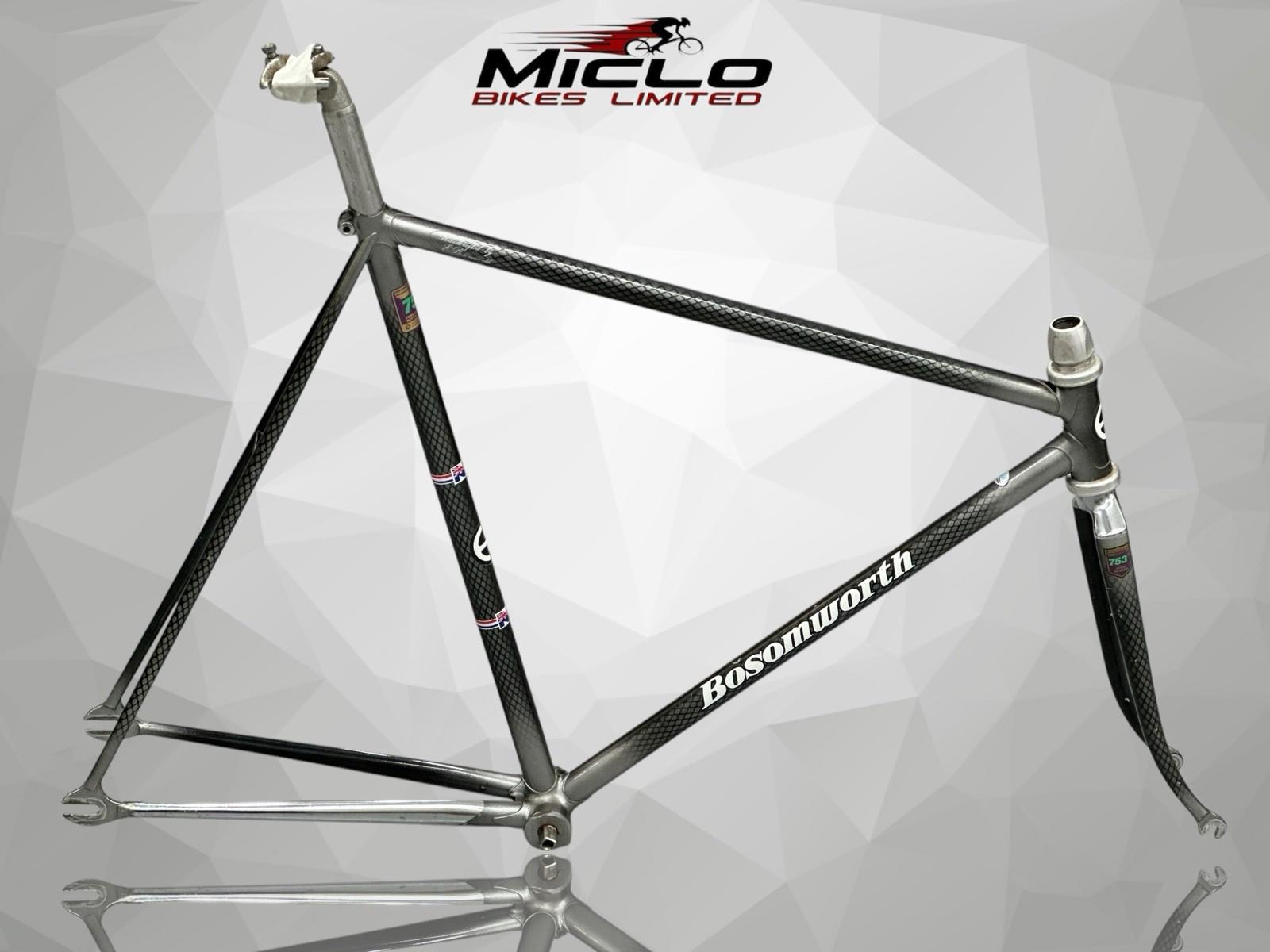 Bosomworth Pursuit Frameset 700/650c Forks Campagnolo Seatpost