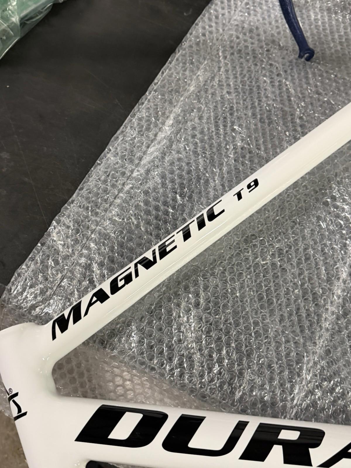Duratec Magnetic T9 Track Aluminium Frameset Fixed Gear Size 56