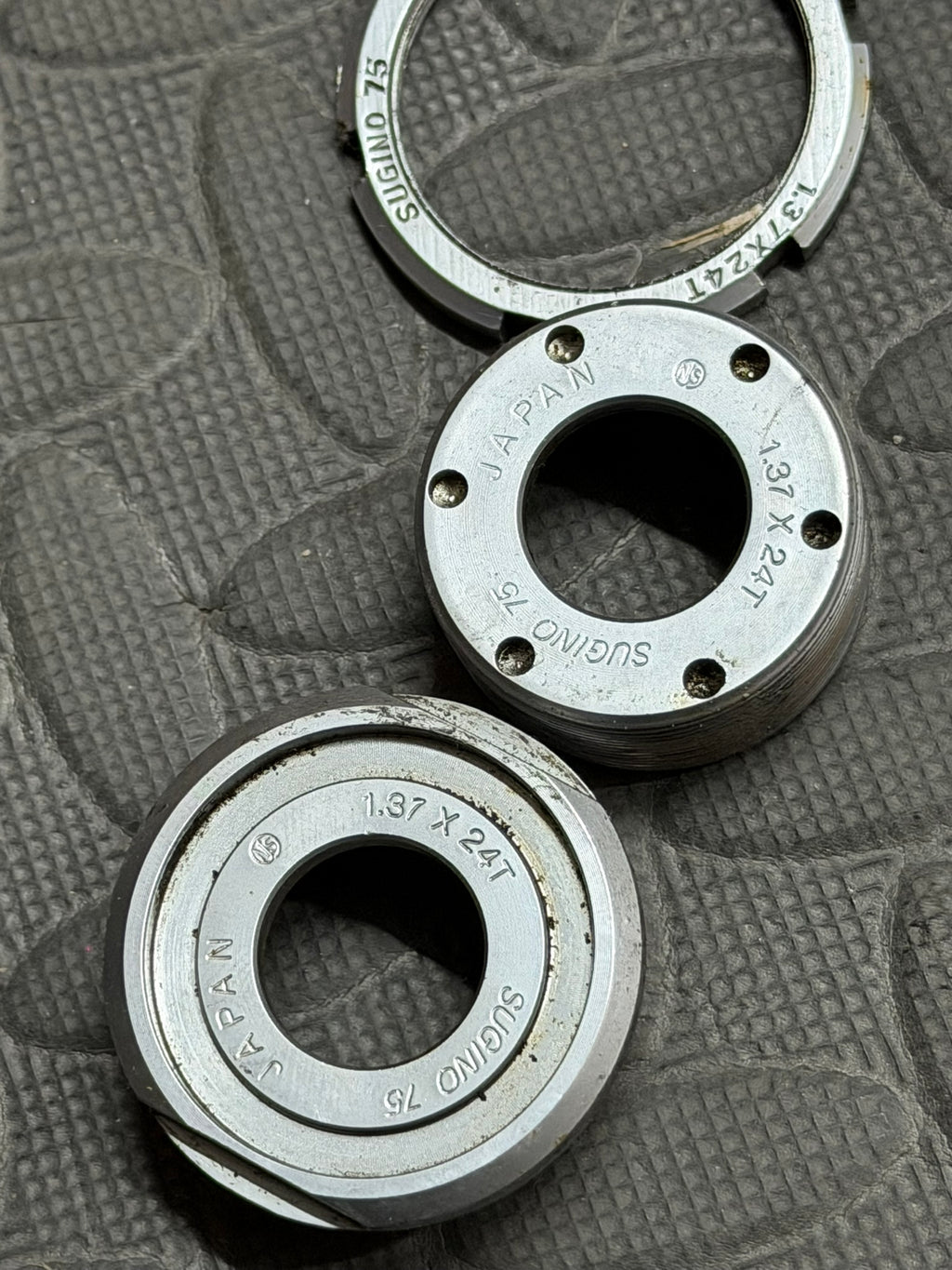 Sugino 75 NJS Bottom Bracket