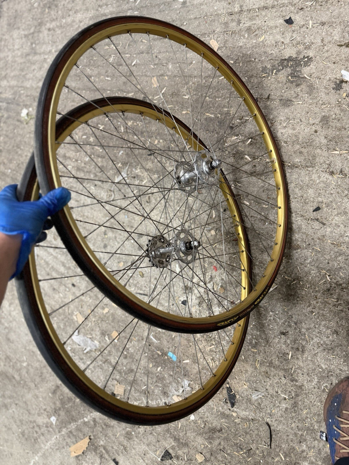 Campagnolo Record Track Wheelset Ambrosio Gold Rim Tubular 700c - product photo | Miclo Bikes