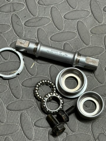 Sugino 75 NJS Bottom Bracket