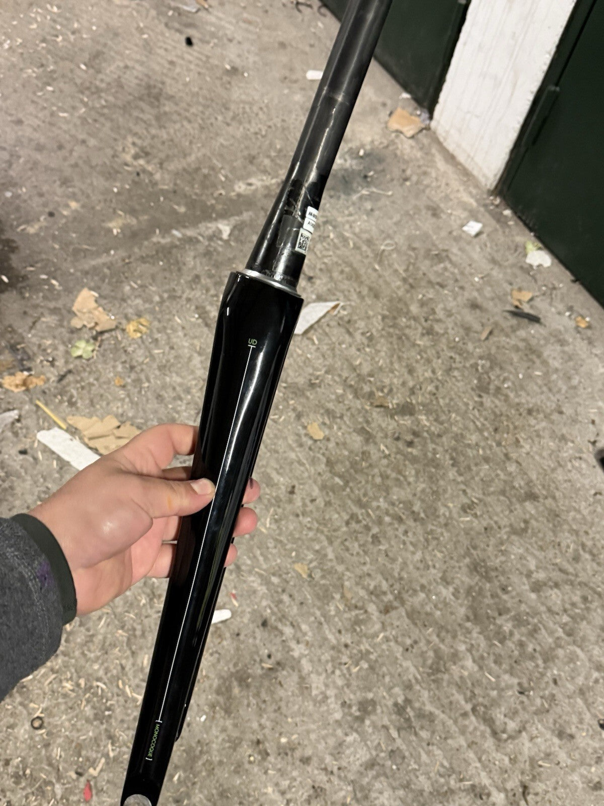 Full Crbon Kinesis Disc Brake Forks Tapared 1-1/8" to 1-1/2" - product photo | Miclo Bikes