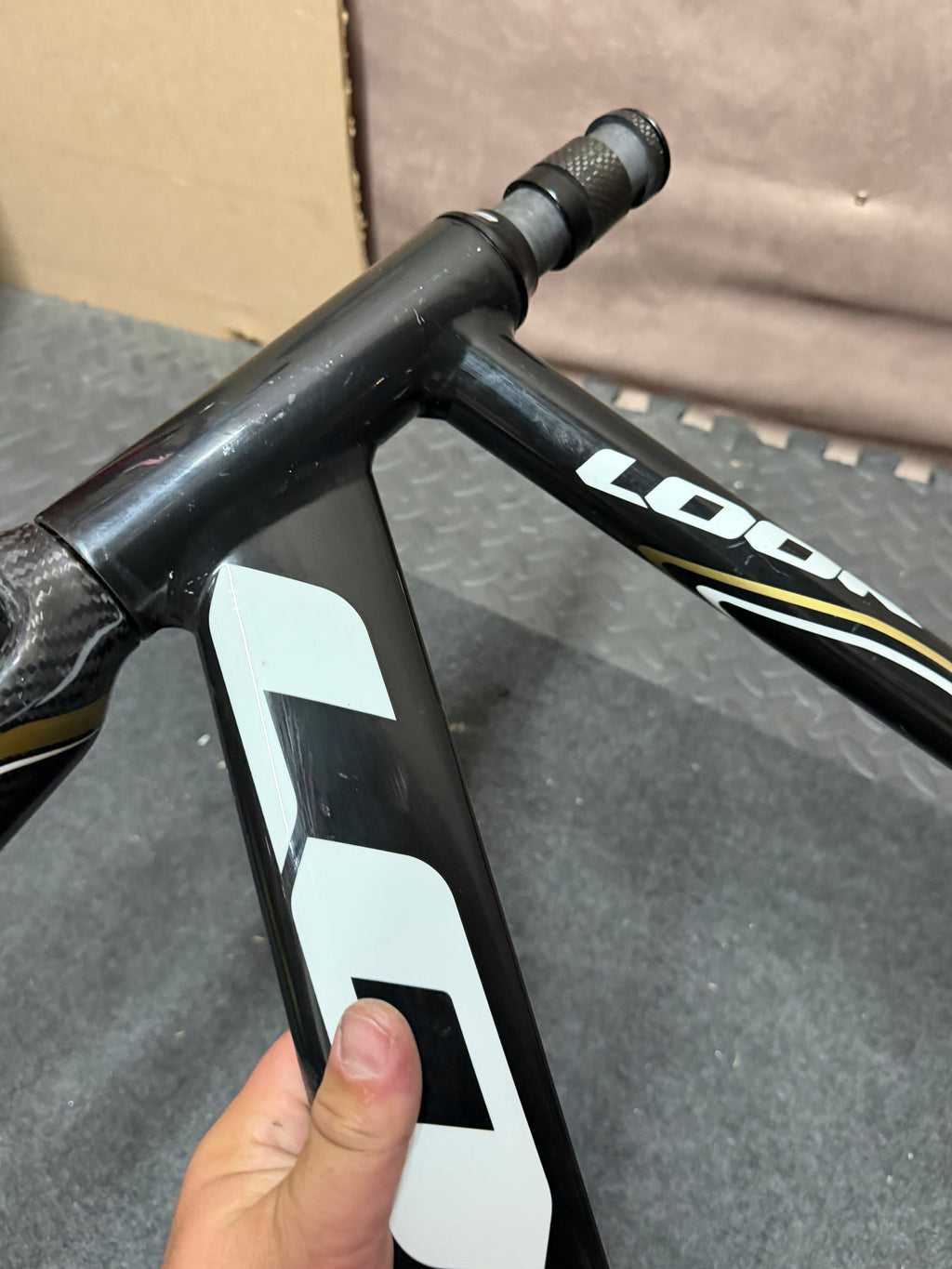 Look 464 AL Track Frameset Size M – Top Tube Dent