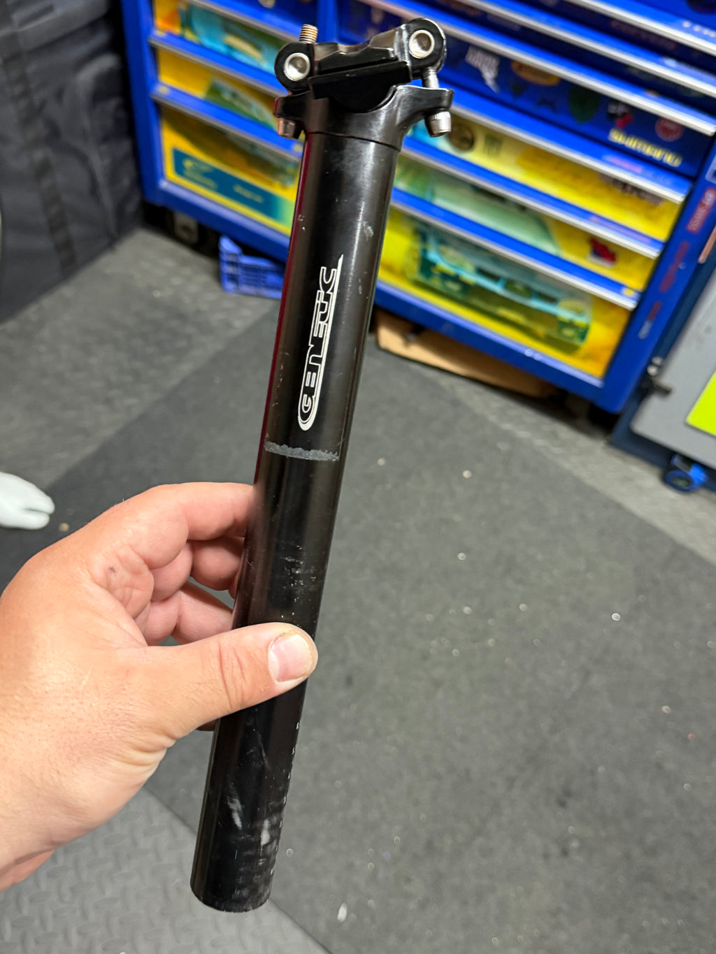 Genetic CNC Aluminium Seatpost 31.6mm