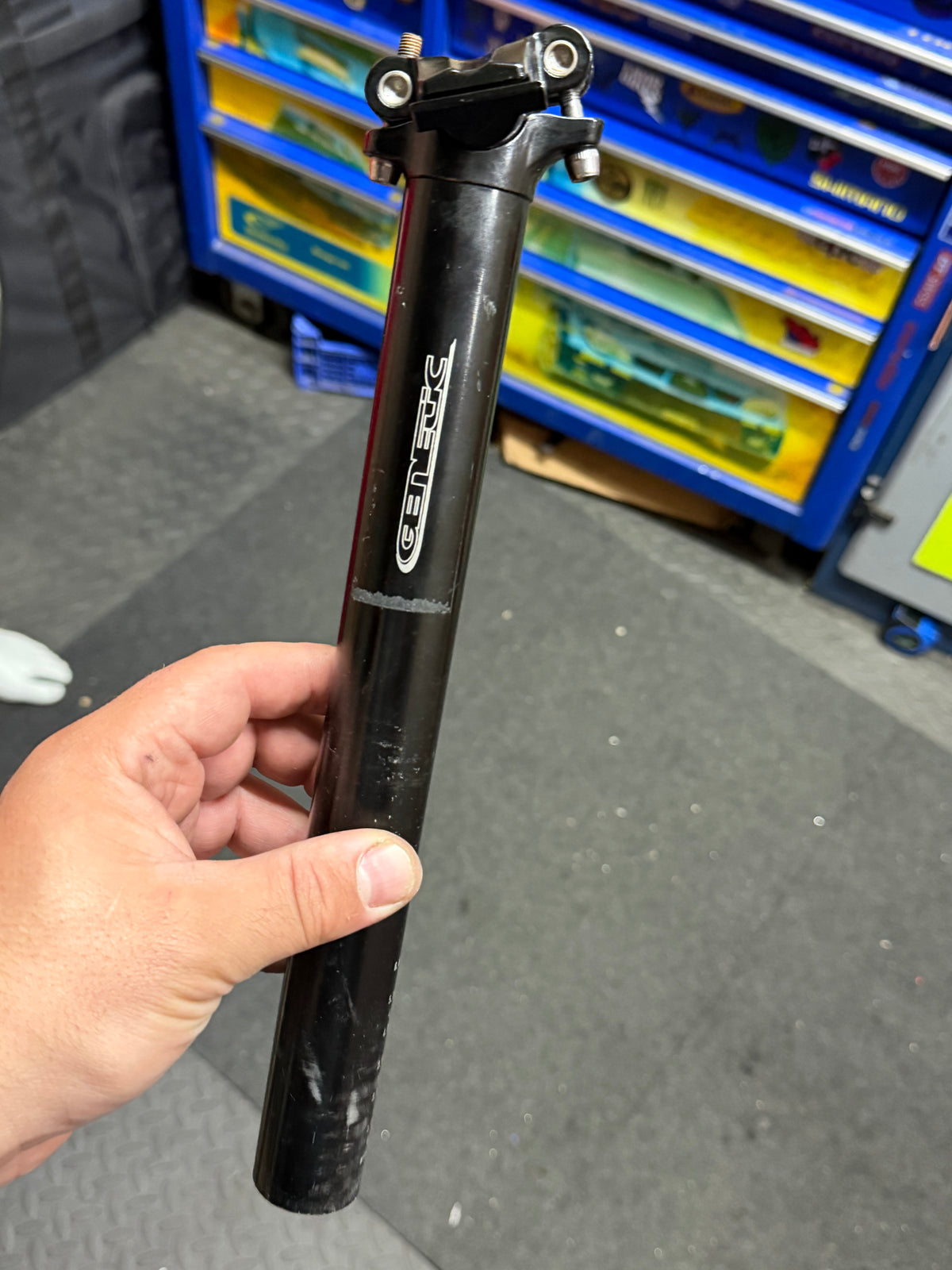 Genetic CNC Aluminium Seatpost 31.6mm