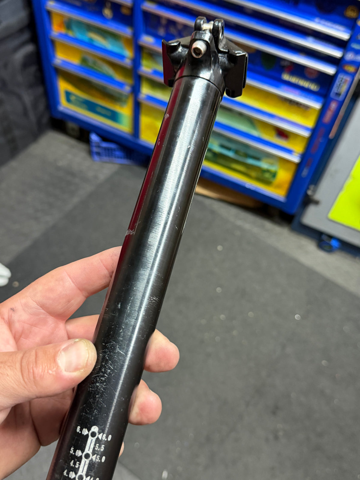 Genetic CNC Aluminium Seatpost 31.6mm