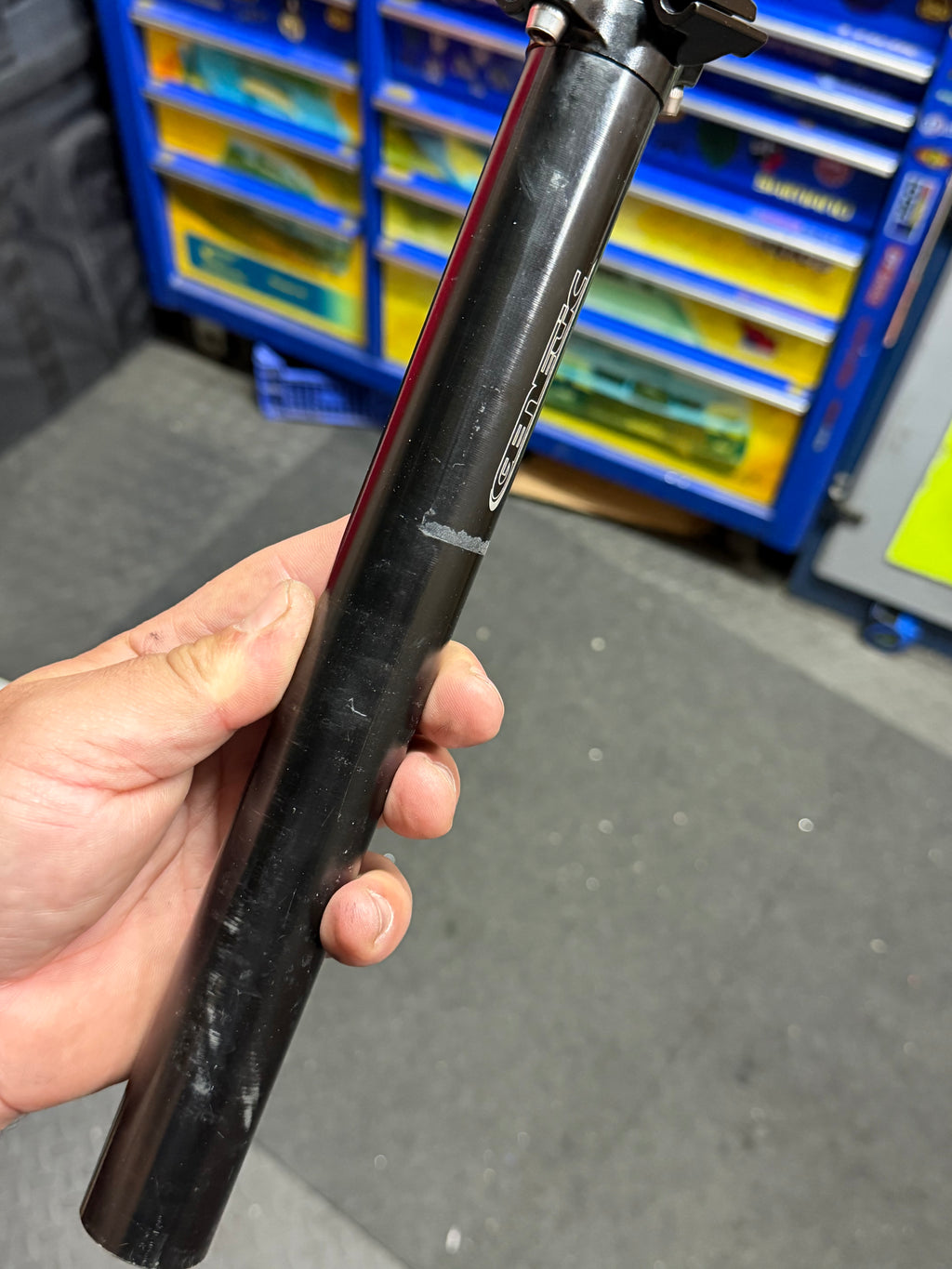Genetic CNC Aluminium Seatpost 31.6mm