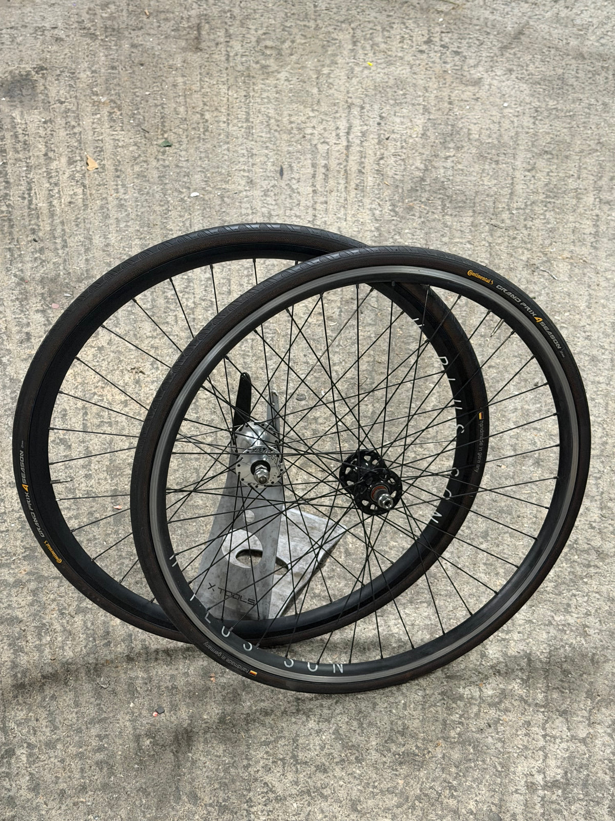 H Plus Son Track Fixed Gear Wheelset 700c Clincher