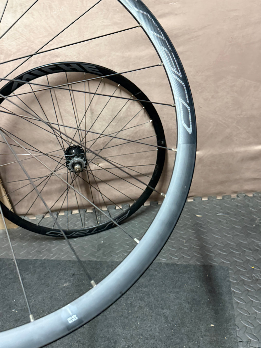 Miche Pistard clincher wheel rim profile