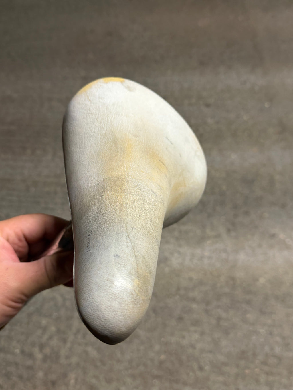 Front view of the white Selle Royal saddle nose