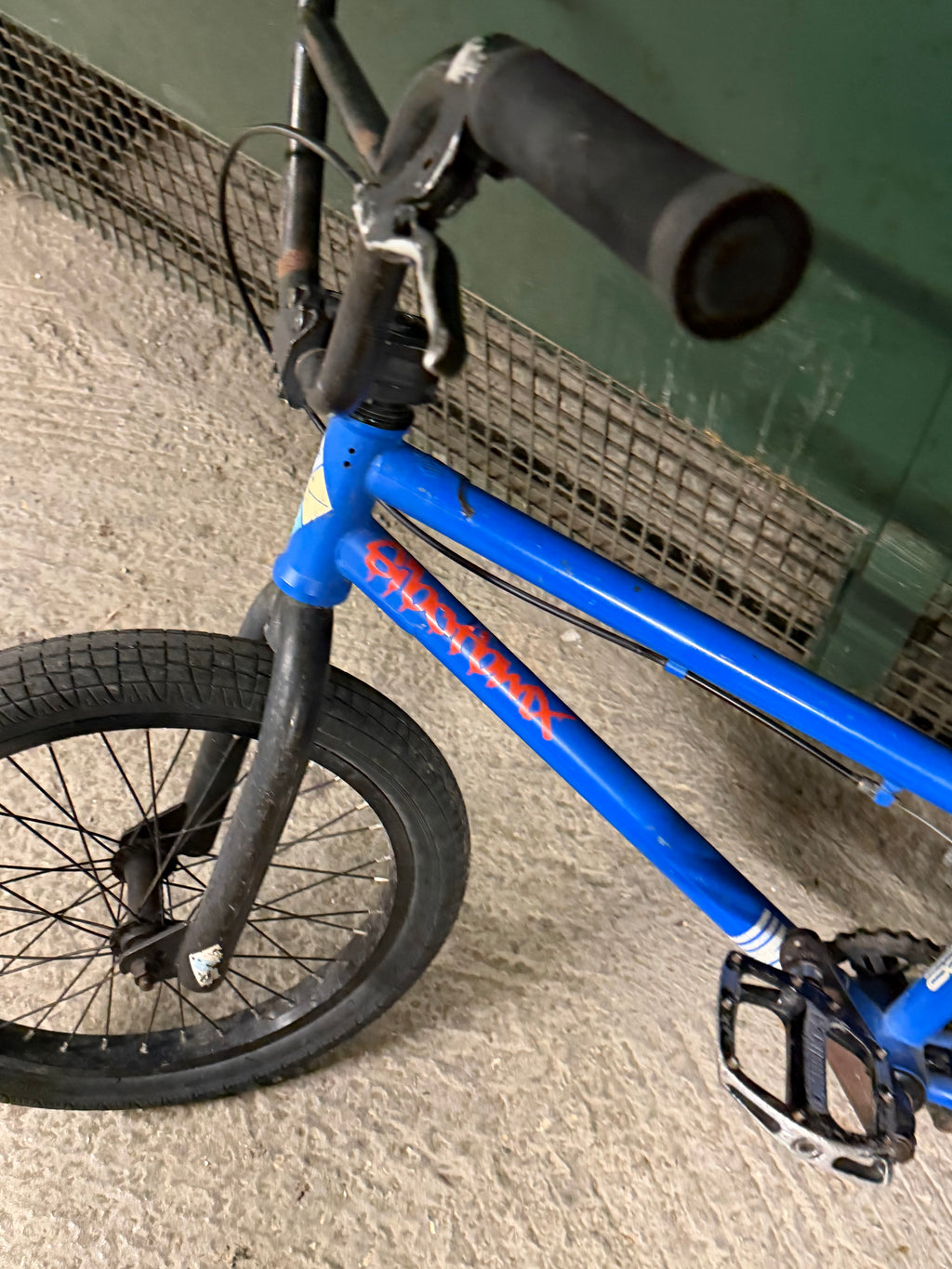 Handlebars, fork and front frame of Sunday BMX