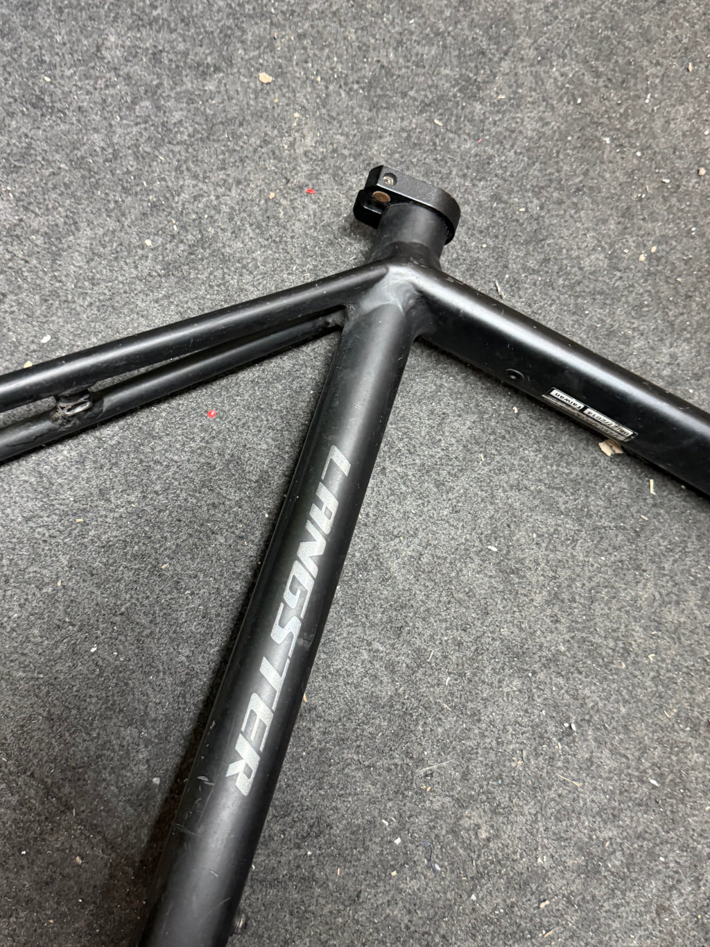 Specialized Langster size 54 frameset – head tube and headset area