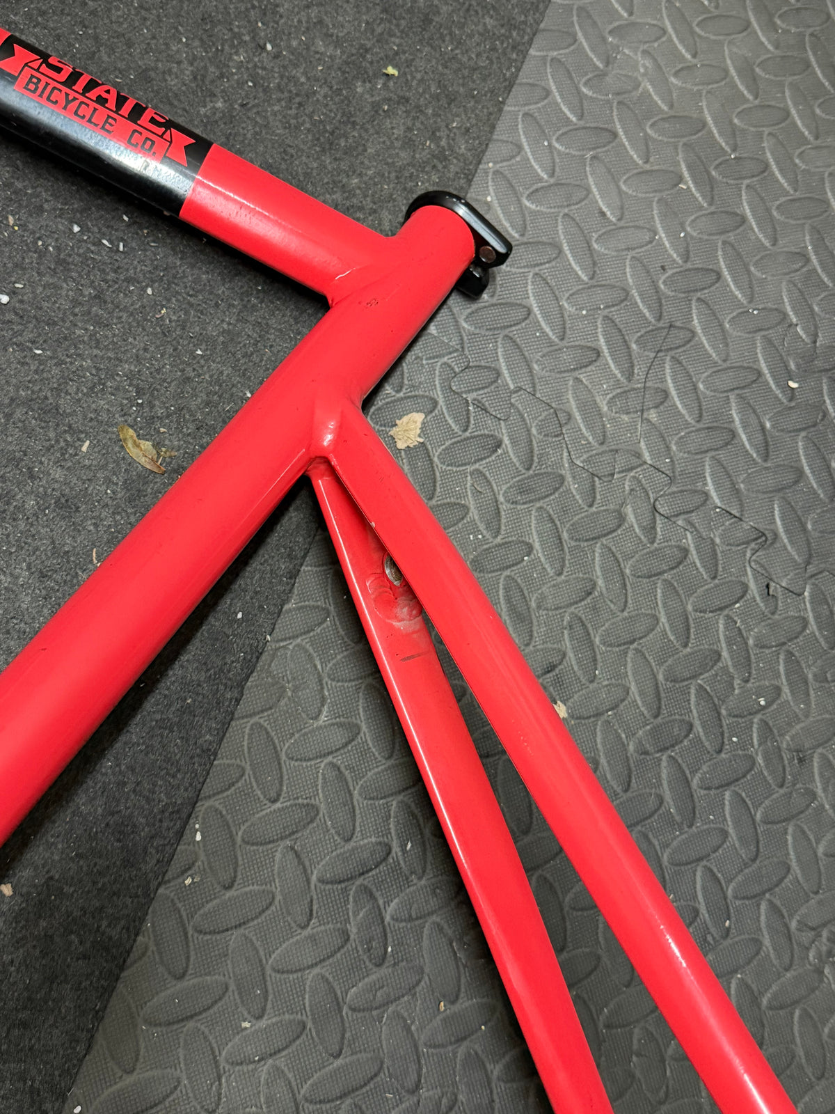 State red aluminium track frameset – seat cluster and rear triangle