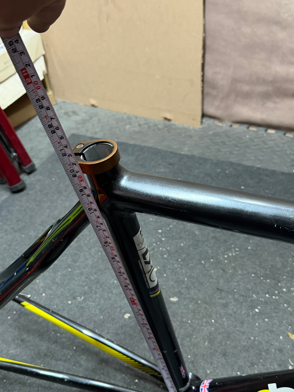 Boardman TK Pro 51cm track frameset – seat tube measurement with tape