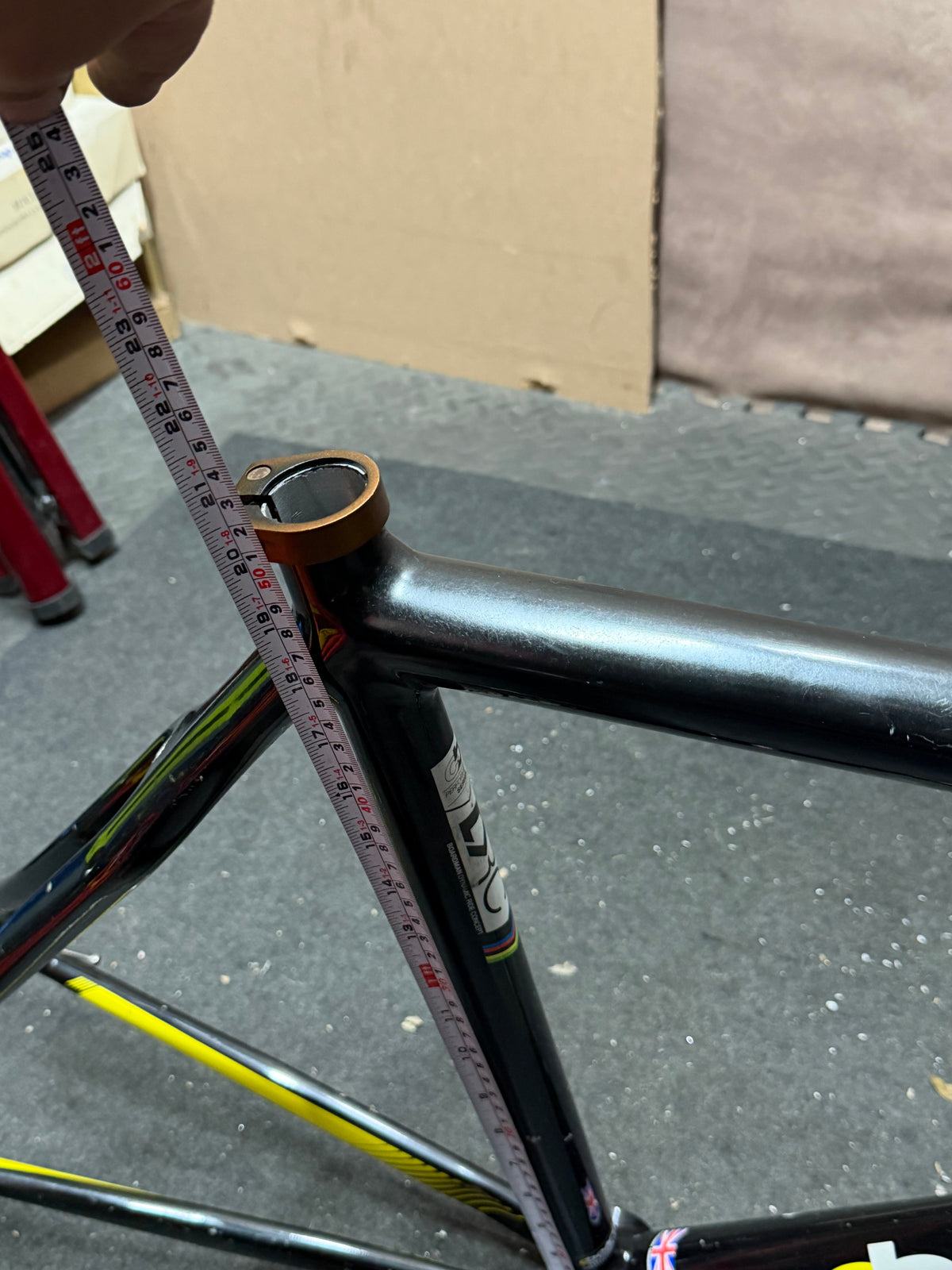 Boardman TK Pro 51cm track frameset – seat tube measurement with tape
