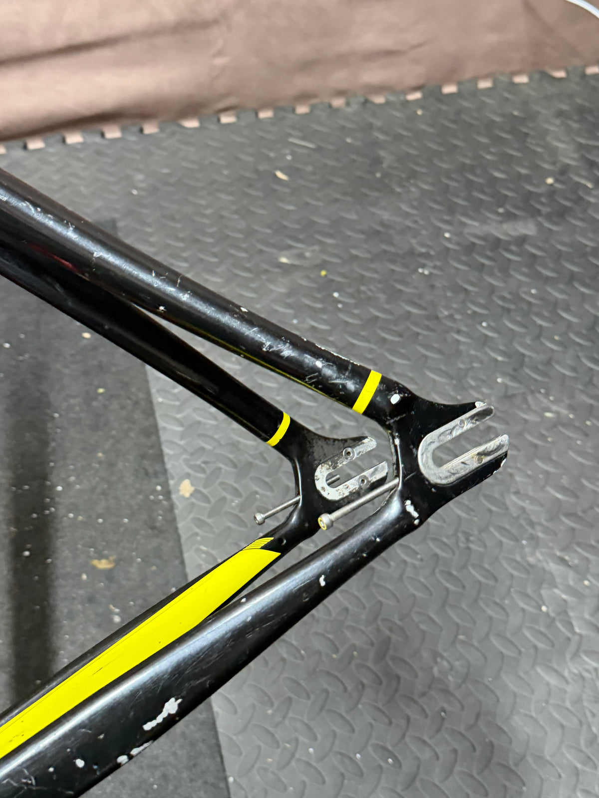 Boardman TK Pro 51cm track frameset – rear dropout and yellow frame accents