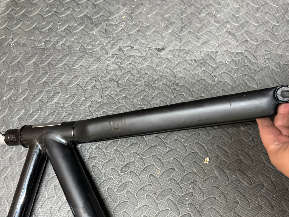 Hoy Fiorenzuola .001 Medium track frameset – top tube and seat cluster viewed from above