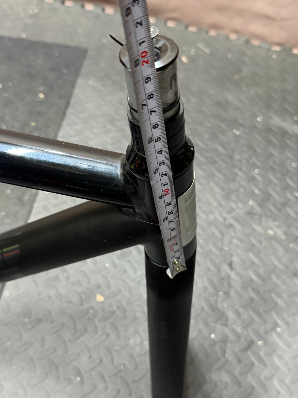 Hoy Fiorenzuola .001 Medium track frameset – seat tube measurement with tape