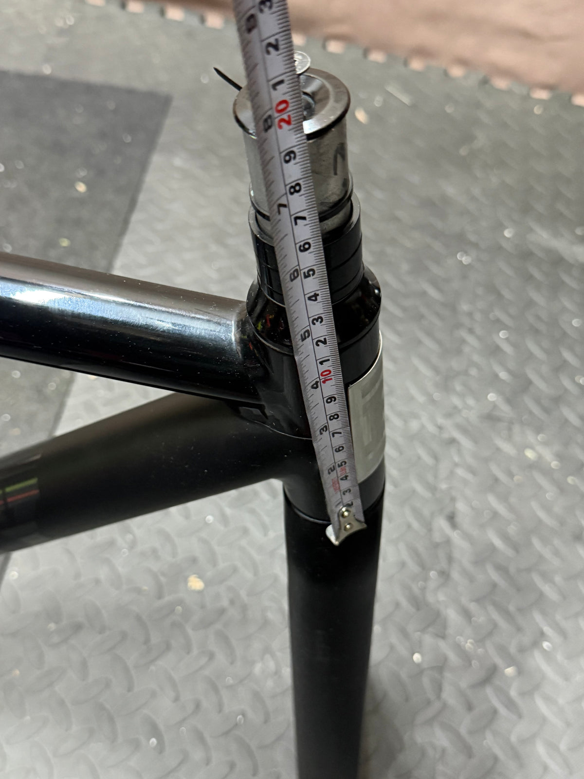 Hoy Fiorenzuola .001 Medium track frameset – seat tube measurement with tape