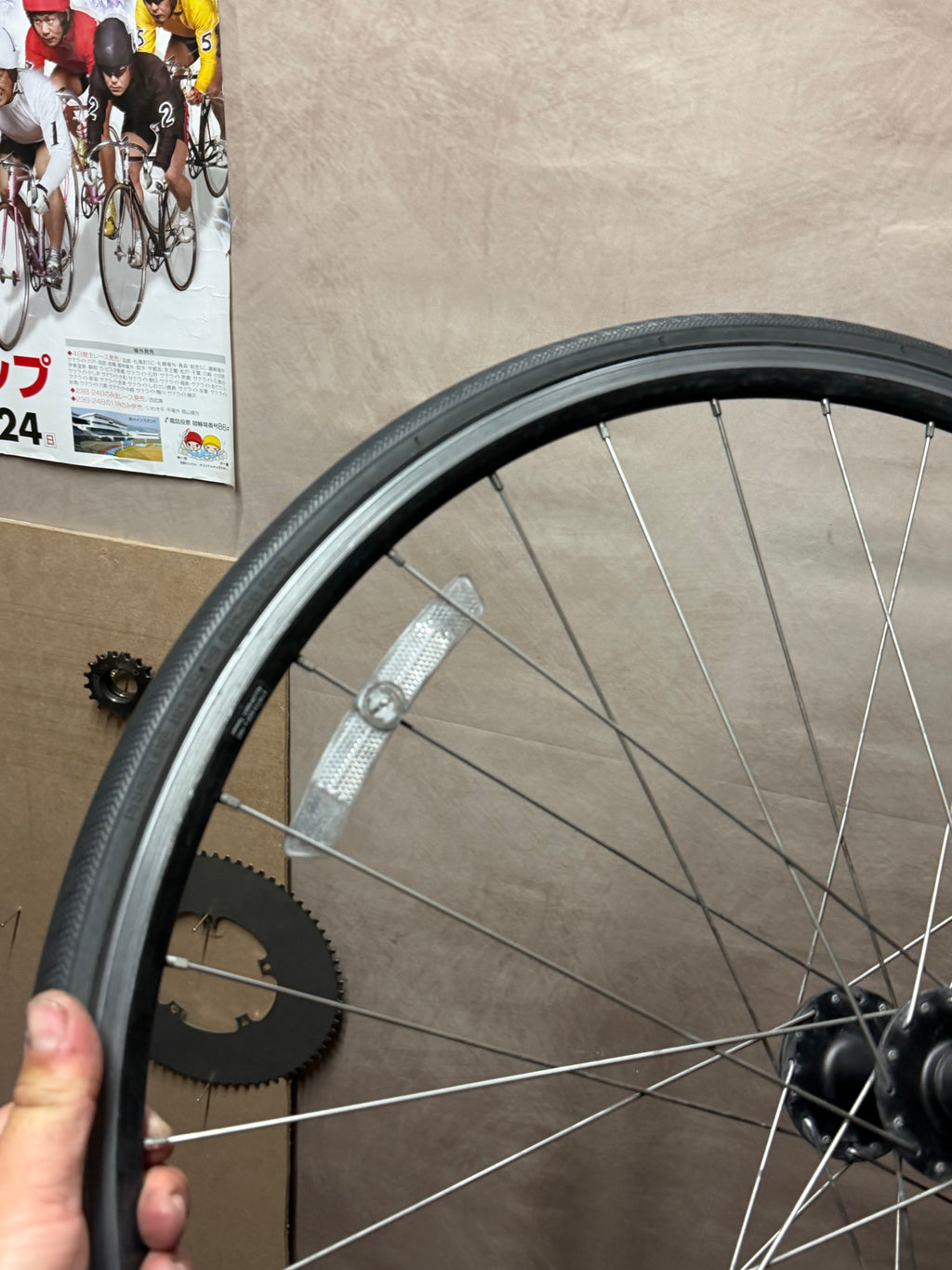 700c clincher track front wheel – wheel held upright