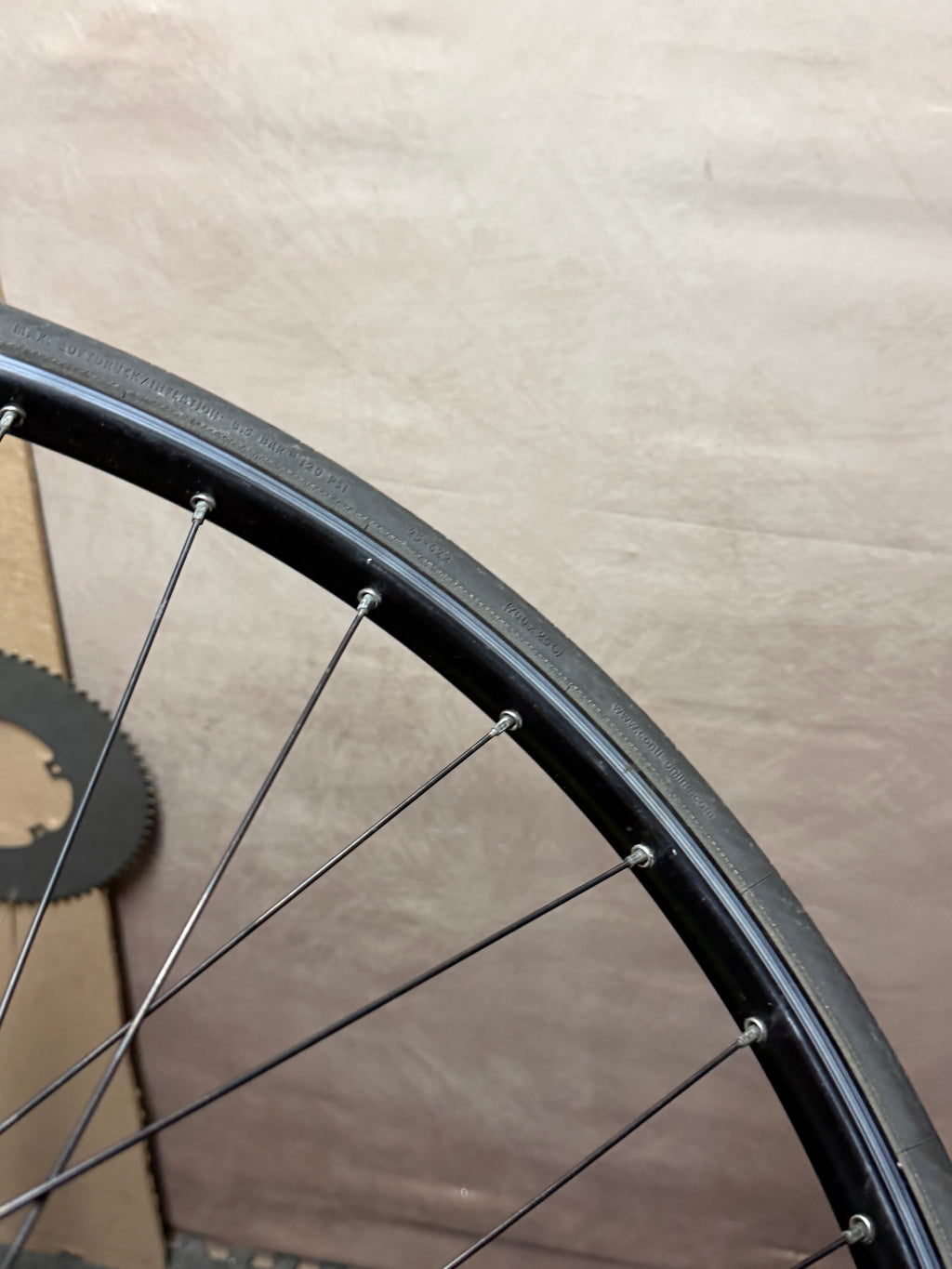 Gran Compe H Plus Son 700c track rear wheel – upper tyre and rim edge