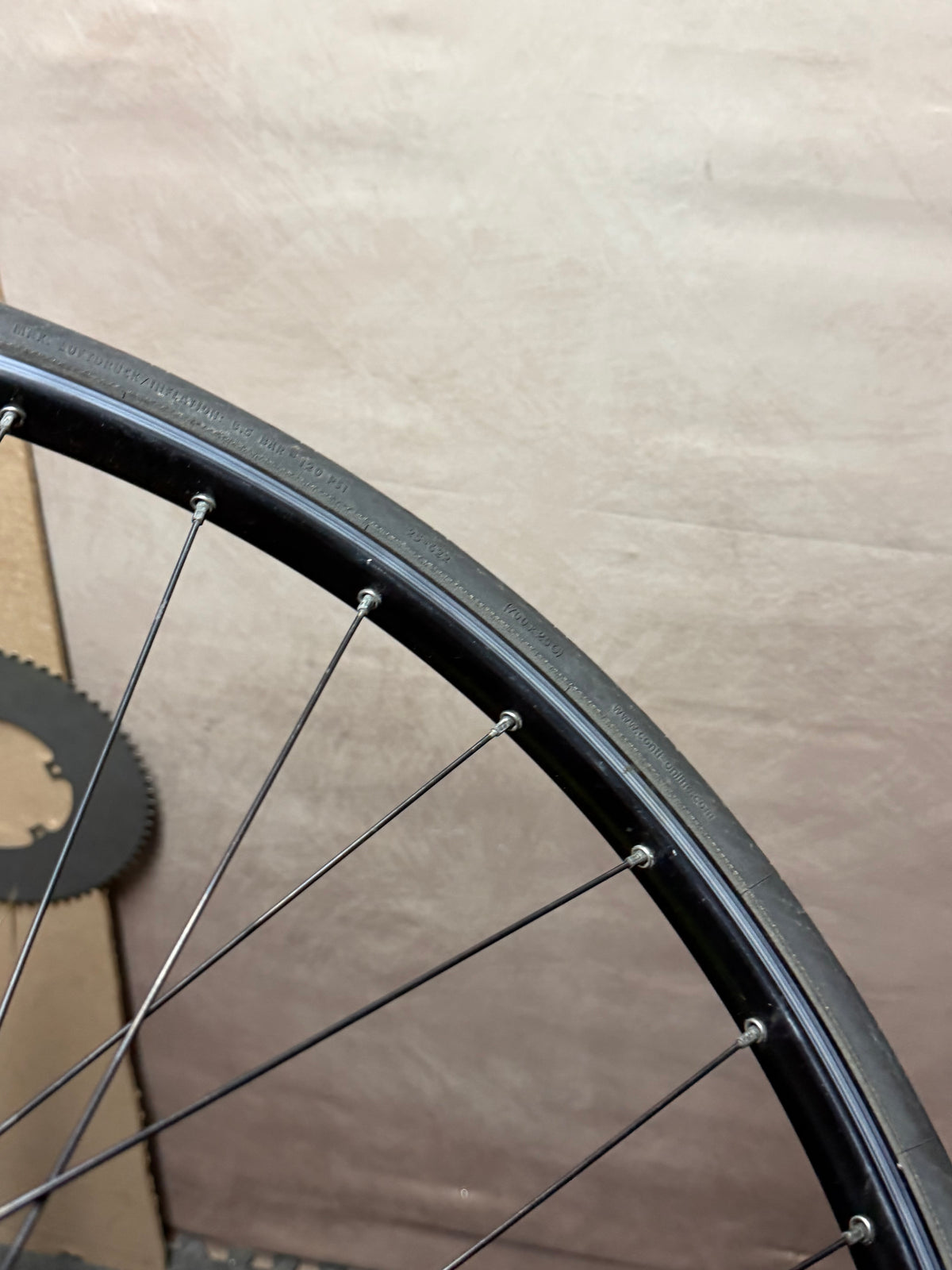 Gran Compe H Plus Son 700c track rear wheel – upper tyre and rim edge