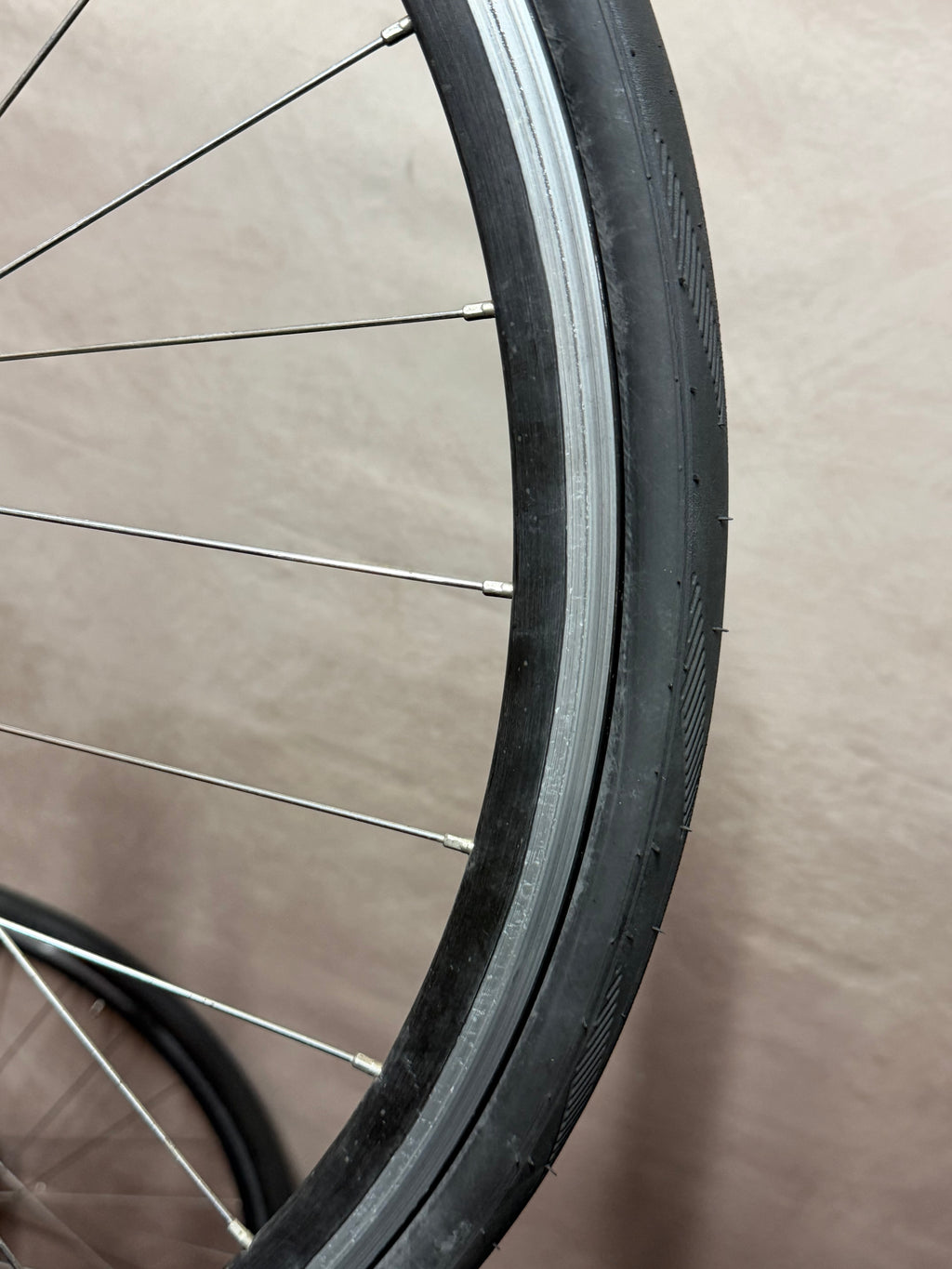 700c single speed clincher wheelset – spokes and narrow rim profile