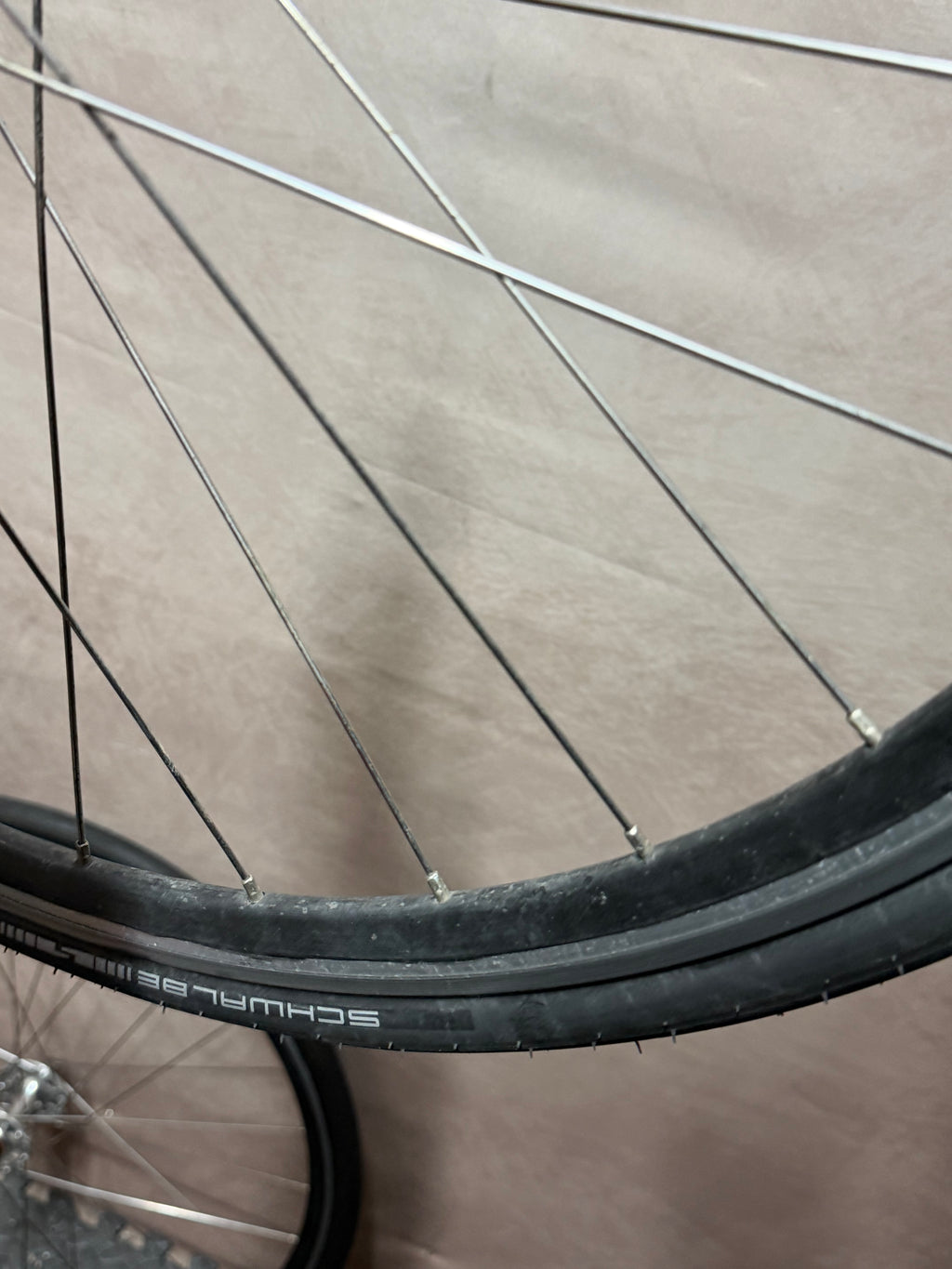 700c single speed clincher wheelset – lower rim and spoke lacing