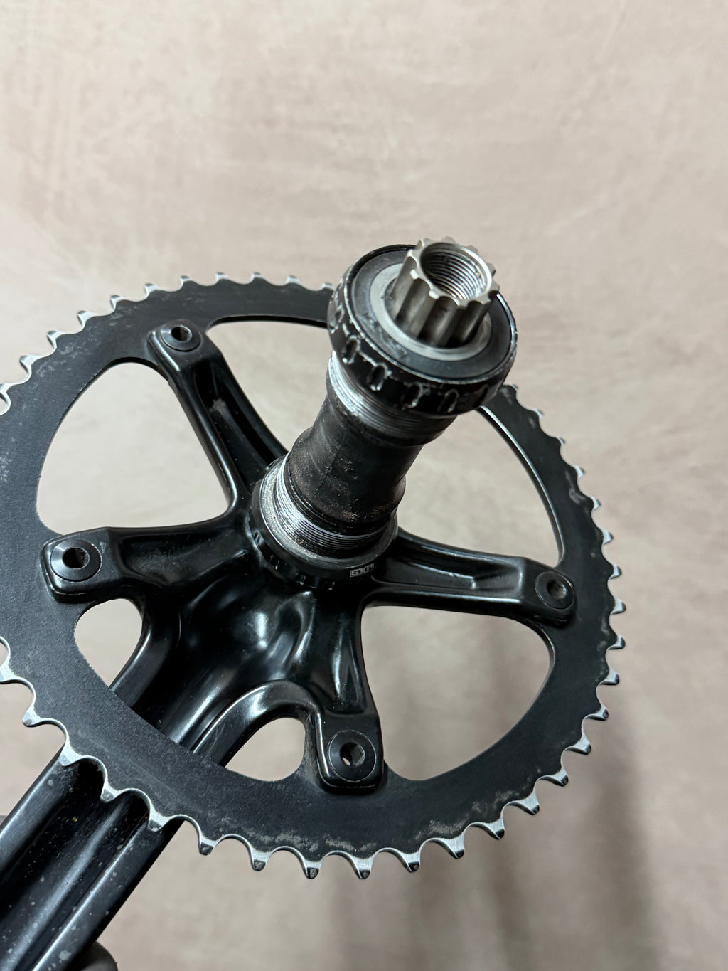 SRAM Omnium Track Crankset 165mm 48T – rear of chainring and spindle