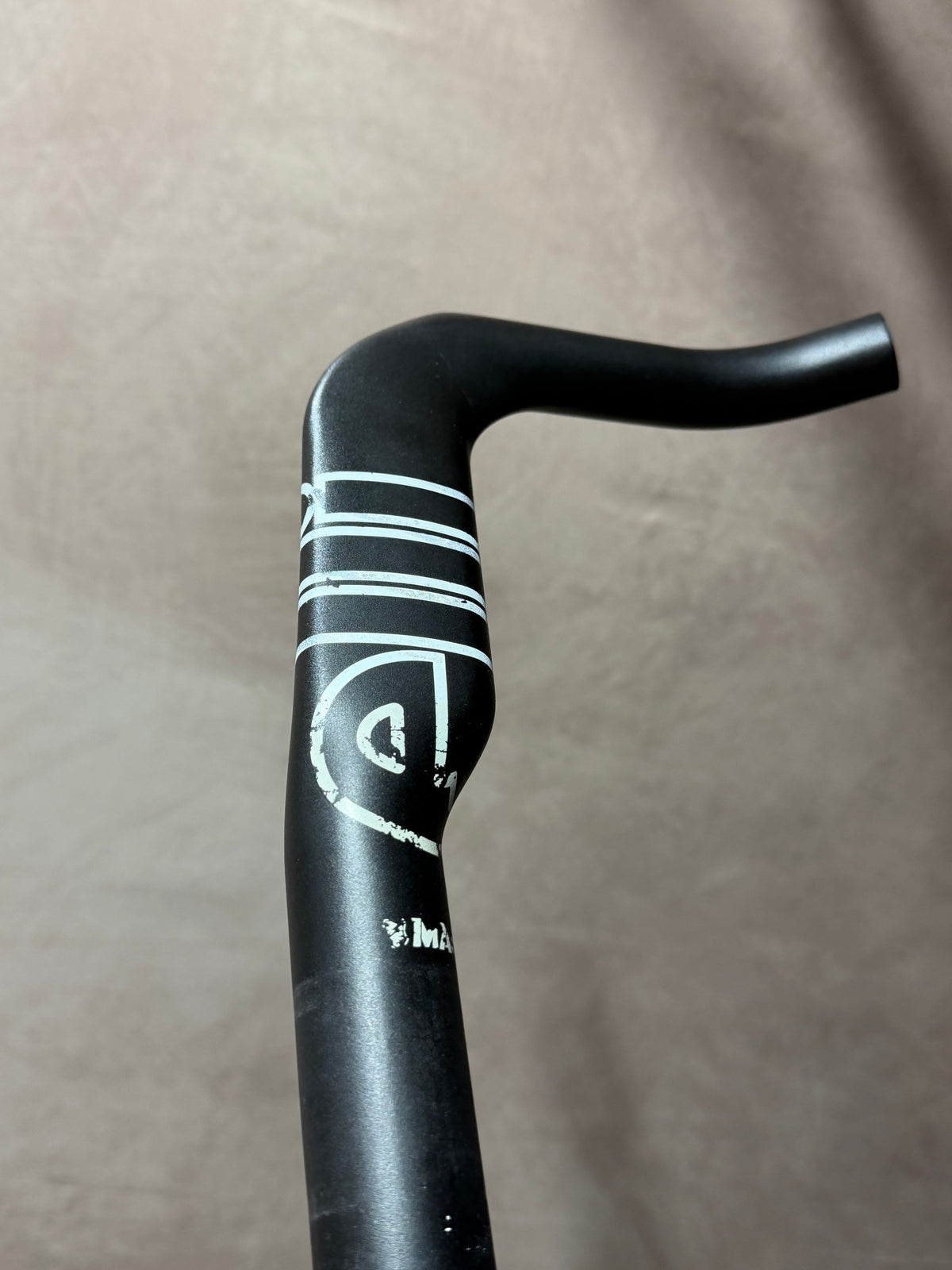 Cinelli MASH Bullhorn Handlebars 40cm – Cinelli logo and bend