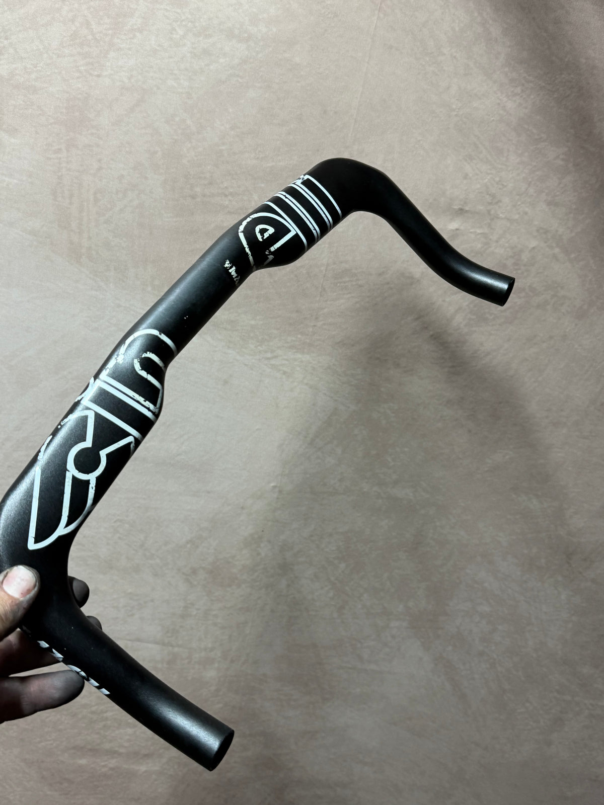 Cinelli MASH Bullhorn Handlebars 40cm – bullhorn curve and Cinelli branding