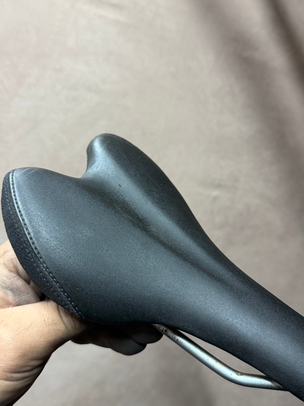Black Bicycle Saddle – cover close-up
