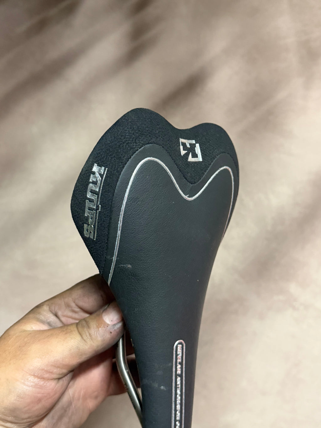 Bicycle Saddle for Road & Fixed Gear Bikes – rear cover detail
