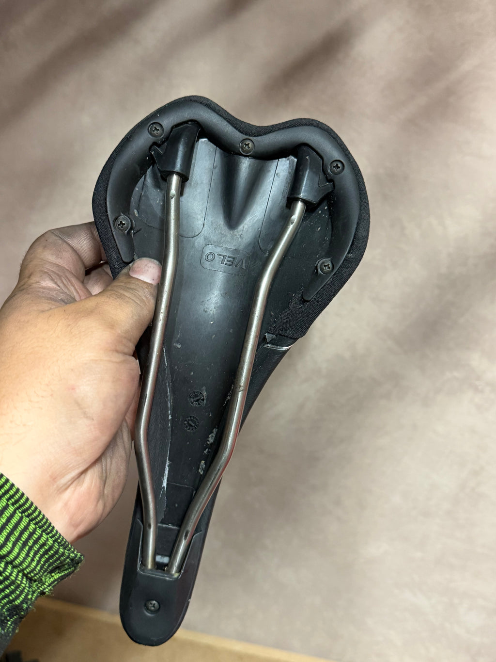 Bicycle Saddle for Road & Fixed Gear Bikes – underside and rails