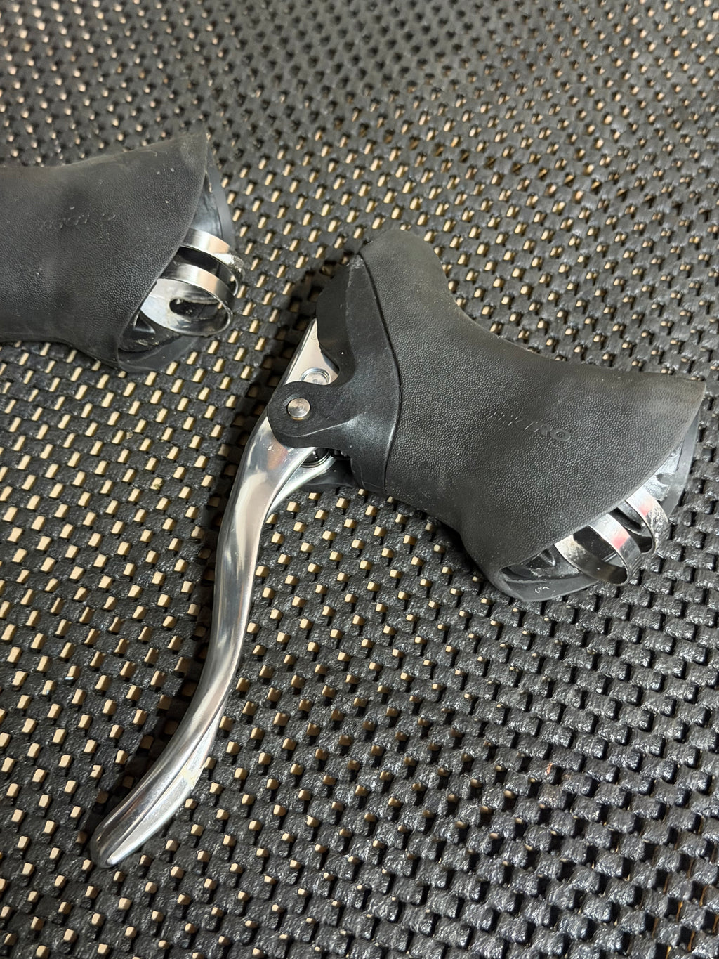 Tektro Fixed Gear & Single Speed Brake Levers – rear of hood