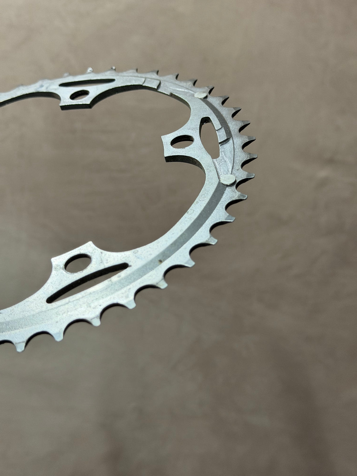 Road Chainring 46T 130 BCD 3/32in – edge and teeth close-up