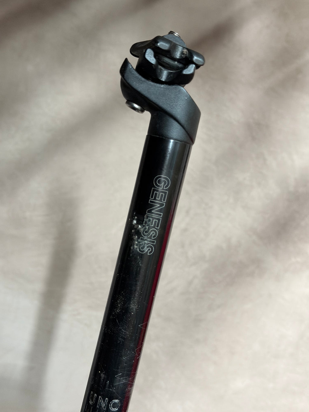 Genesis Seatpost 27.2mm – rear of clamp