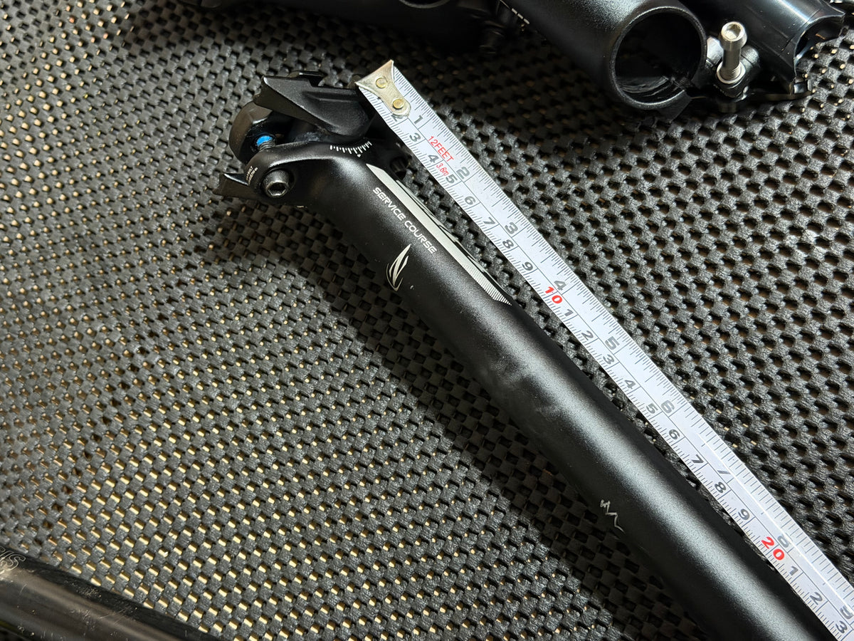 Zipp Aluminium Seatpost 27.2mm – seatpost beside tape measure