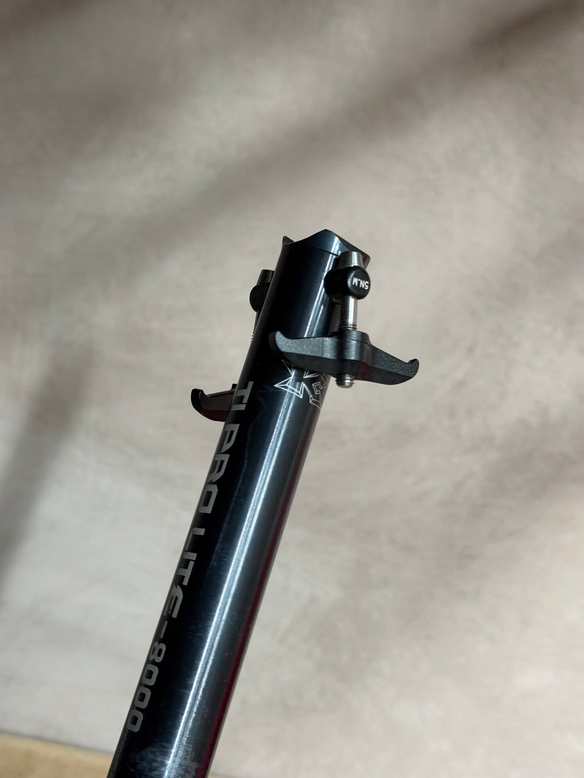TI PRO LIGHT CNC Aluminium Seatpost 27.2mm – clamp hardware