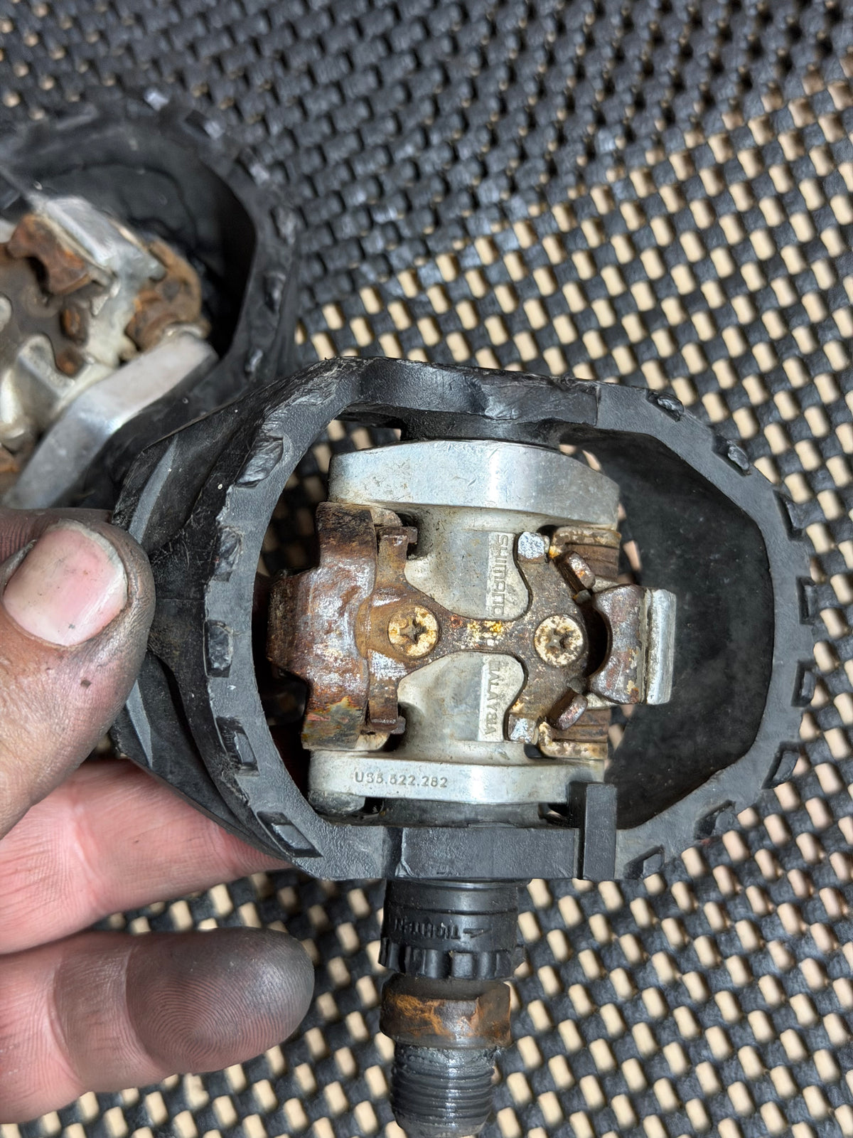 Shimano SPD MTB Pedals – Rust Present – rust on clipless mechanism
