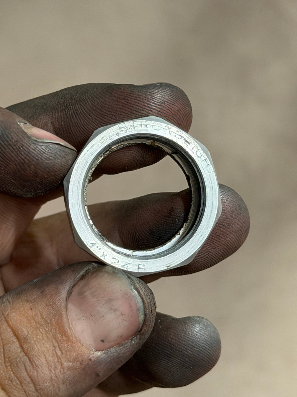 Stronglight 1in Threaded Headset – bearing cup close-up