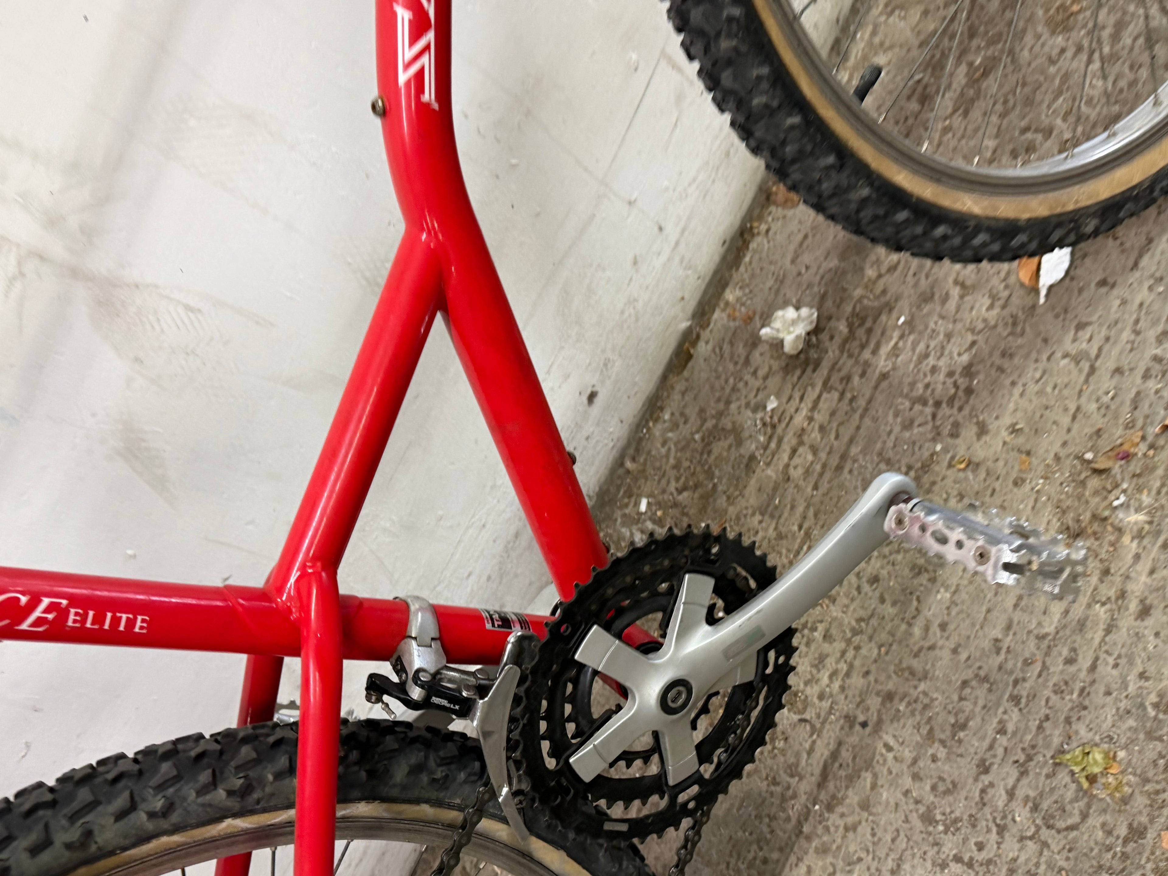 90s Saracen MTB Bike Size Medium 26inch
