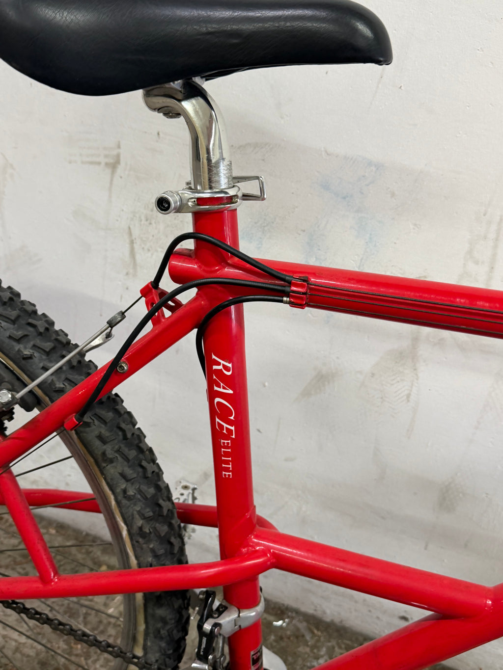 90s Saracen MTB Bike Size Medium 26inch