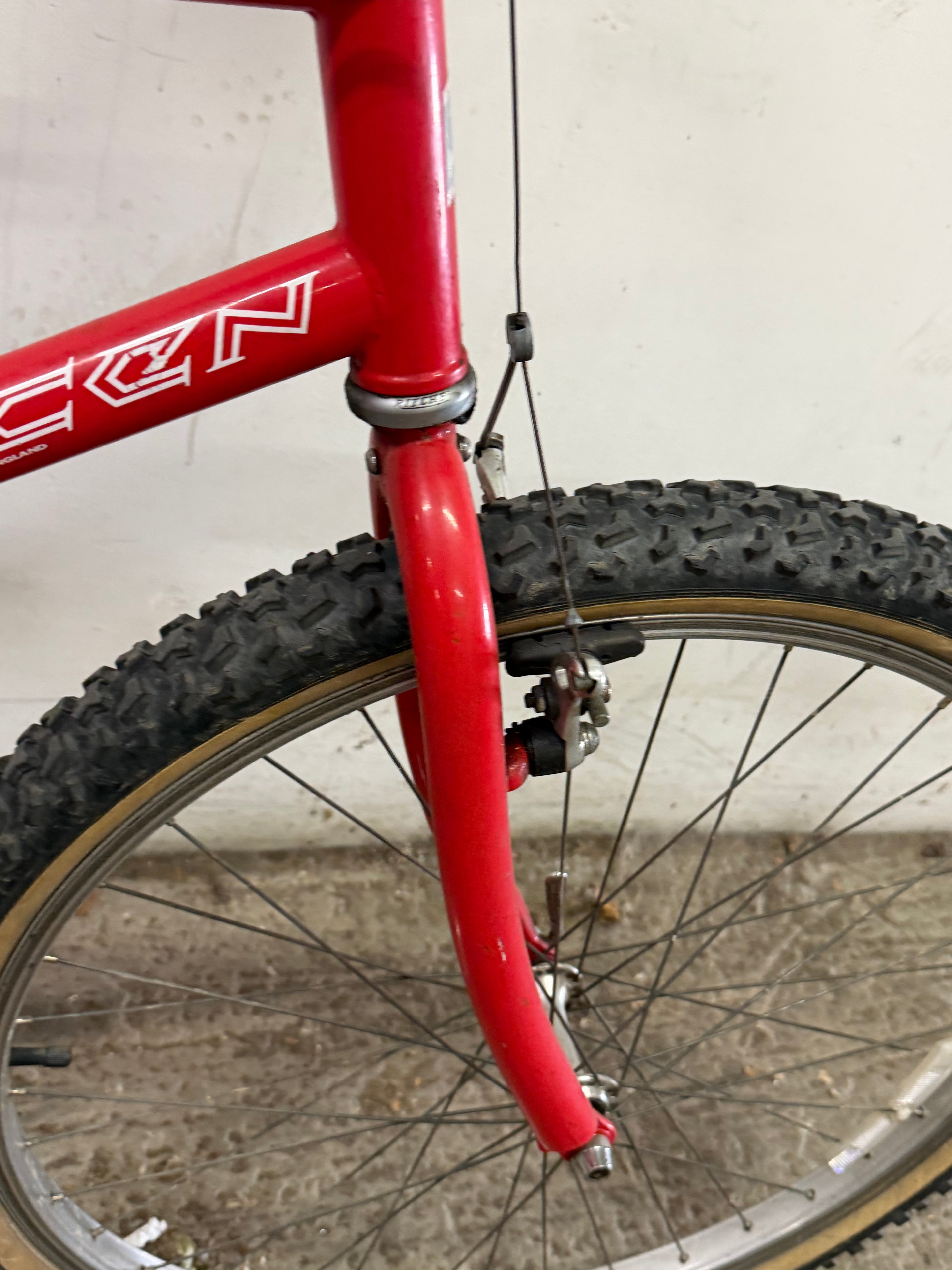 90s Saracen MTB Bike Size Medium 26inch