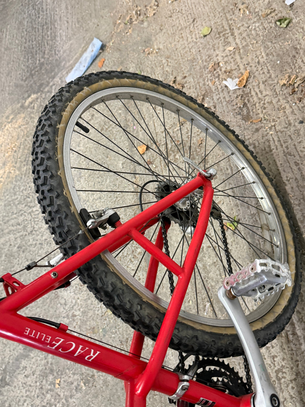 90s Saracen MTB Bike Size Medium 26inch