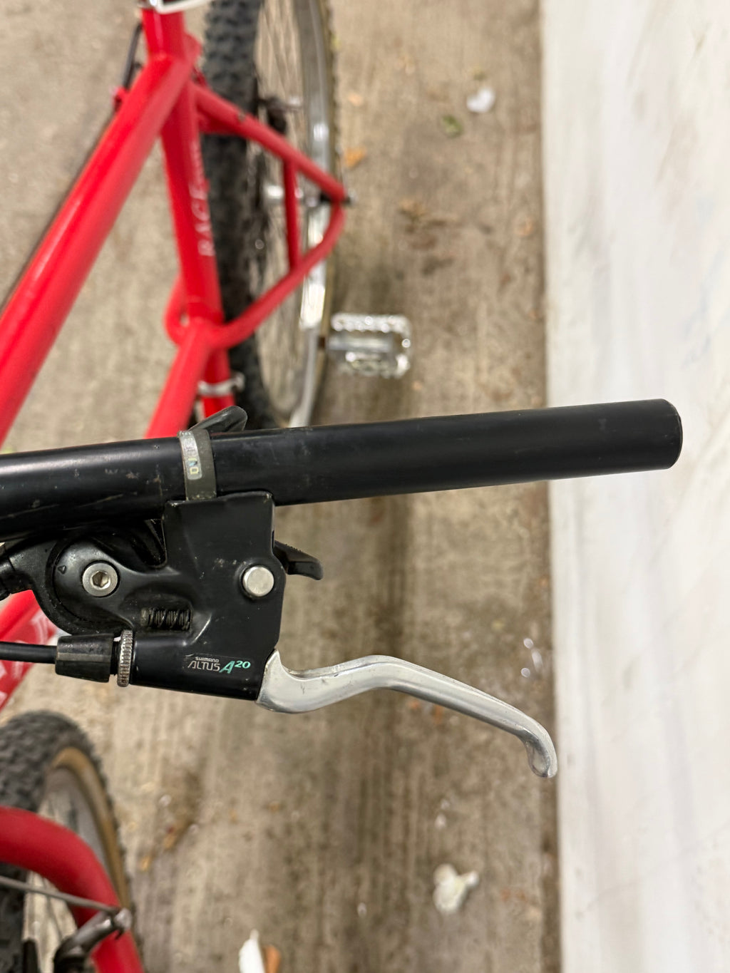 90s Saracen MTB Bike Size Medium 26inch