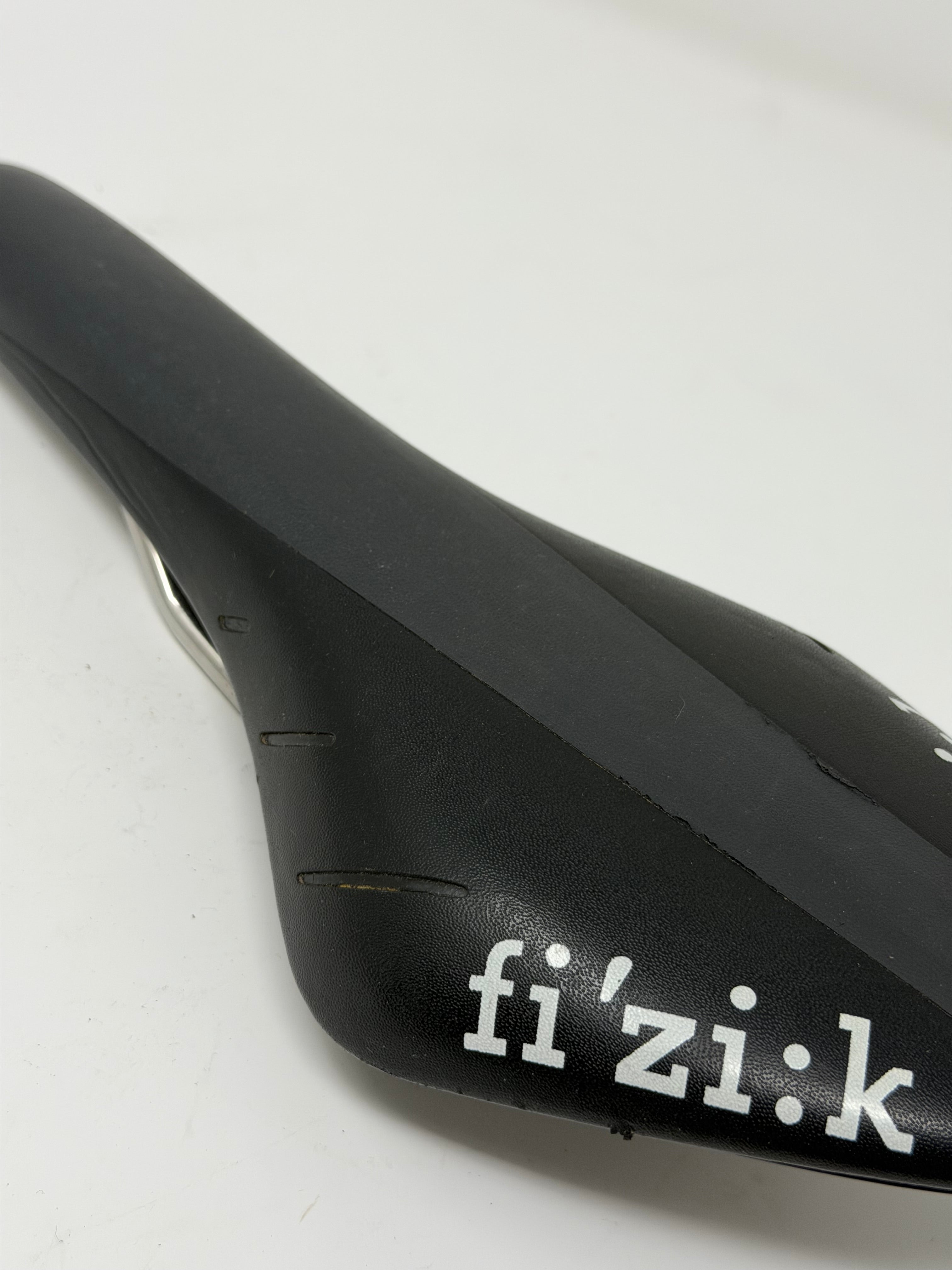 Fizik Arione Saddle
