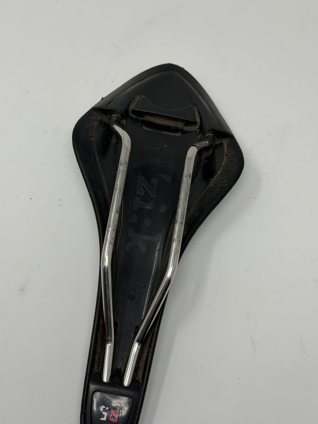 Fizik Arione Saddle